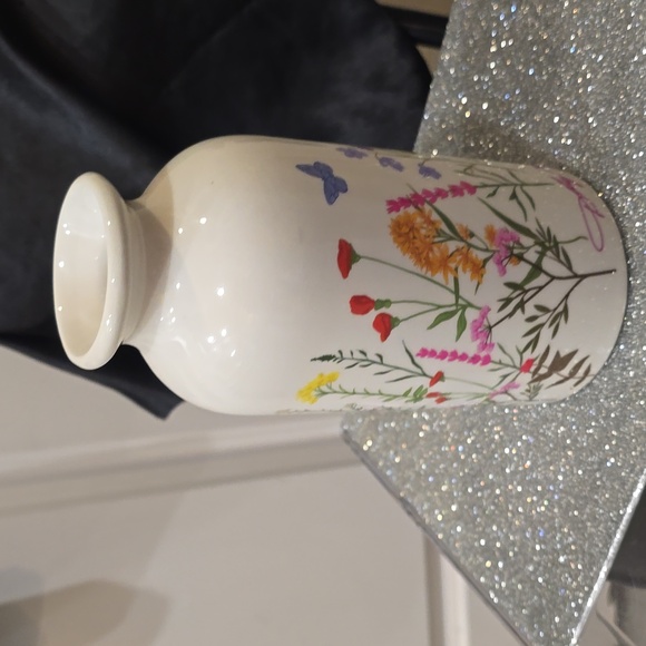 Dolly Parton Spring Ceramic Vase - Picture 7 of 9